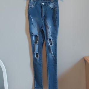 Frayed skinny jeans